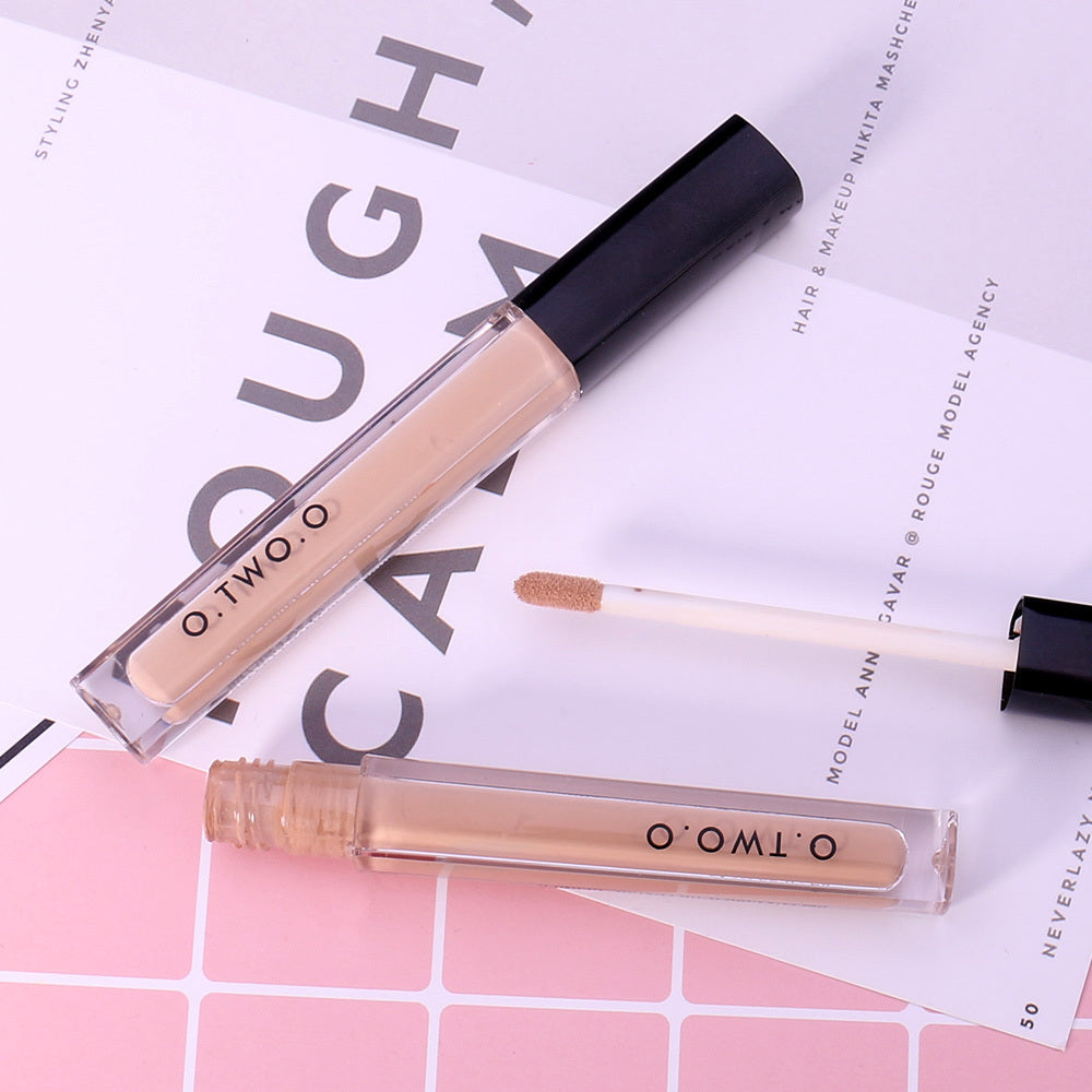 O.TWO.O Radiant Creamy Concealer – Full Coverage Brightening Concealer UAE