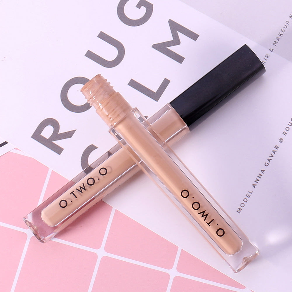 O.TWO.O Radiant Creamy Concealer – Full Coverage Brightening Concealer UAE